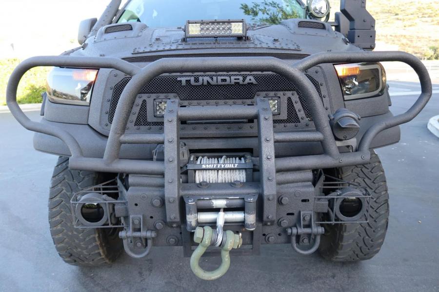 Детали экстерьера Toyota Tundra CrewMax 4x4 Zombie Apocalypse 2013 года  (фото 116 из 461)